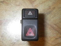 Schalter Warnblinker aus Volvo 850 Kombi (LW) Schalter Warnblinker aus Volvo 850 Kombi (LW)