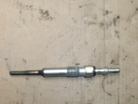 Glühkerze aus VW GOLF V (1K1) Glühkerze aus VW GOLF V (1K1)